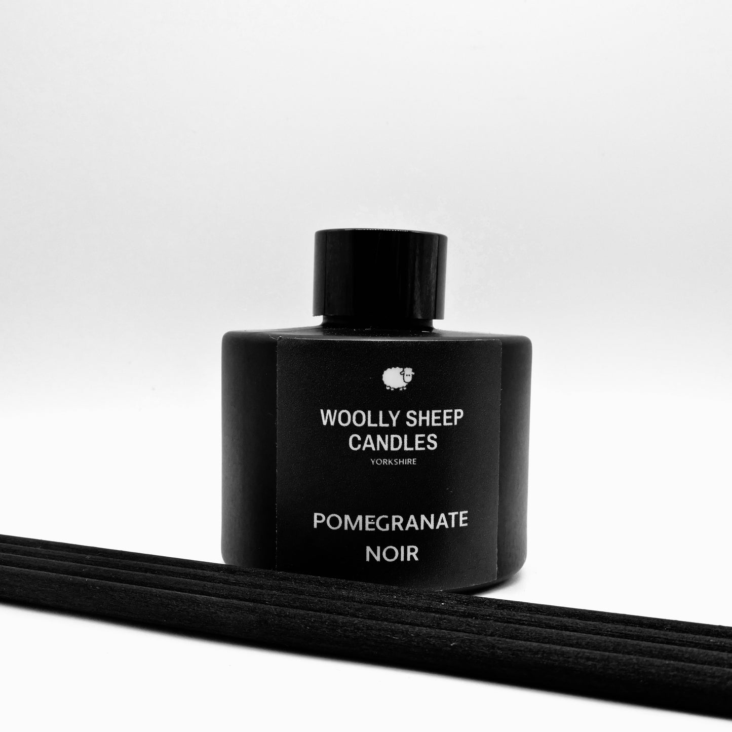POMEGRANATE NOIR  DIFFUSER WITH REEDS - CHILLED OUT